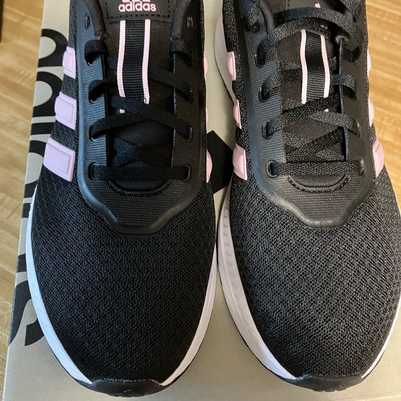 🌸Adidas Athletic Shoe - Picture 3 of 5